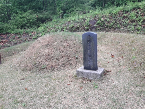 망우리공원에 자리한 서해 최학송 선생 묘지