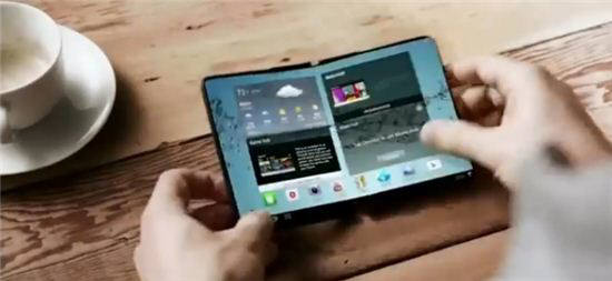 삼성전자 폴더블 스마트폰 컨셉 영상 중 일부