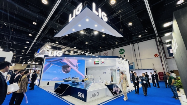 UAE 로봇•무인 전문전시회 ‘UMEX 2024’에 참가한 LIG넥스원 홍보전시관 © LIG넥스원