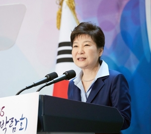 박근혜 정부, 주야로 바뀌는 권력서열...권력누수 시작됐나?