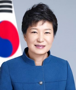 박근혜, 8인의 호위무사로 '배신의 정치' 갈아엎나