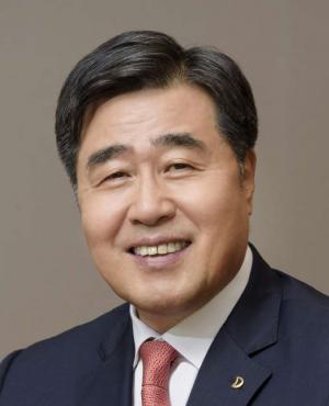 '구원투수' 김형 대우건설 대표, 만루 홈런 맞고 강판 위기