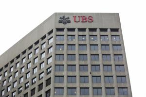 UBS證, "인플레이션 우려되면 유통을 주목하라"