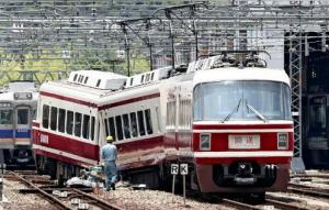 일본 난카이 전기 철도, 급행열차 탈선 사고