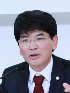 박완주 의원 "GMO로 키운 물고기 국민 식탁 위협한다"