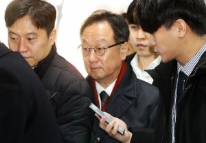 '인보사 의혹' 이우석 코오롱생명과학 대표, 두 번째 구속영장심사 출석